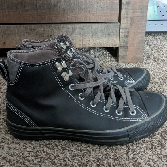 Converse Size 11 Men's - Picture 3 of 5